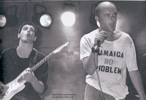 Luca Prodan and Ricardo Mollo of Sumo, one of Argentine rock's best bands! Sumo Banda, Best Bands, Rock Argentino, From Here To Eternity, Rock Nacional, Rock And, Music Pics, Live Rock, Music Do