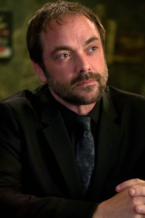 27 Quotes From Supernatural's Crowley That You'll Definitely Need in Your 20s Sam E Dean Winchester, Crowley Supernatural, Funny Supernatural, Supernatural Bloopers, Sherlock Holmes Benedict, Supernatural Tattoo, Watson Sherlock, Supernatural Imagines, Sherlock Quotes