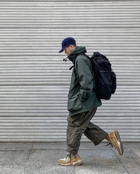 Street Style Outfits Men, Poses References, Japanese Streetwear, Streetwear Men Outfits, Mode Inspo, Outdoor Style, Mode Inspiration, Street Style Outfit, Mens Street Style