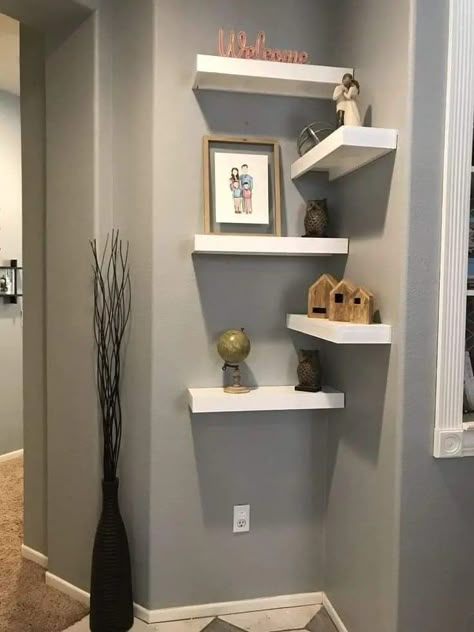 Floating Shelves Dining Room Corner, Upstairs Corner Decor, Corner Stand Decor Living Room, Small Corner Floating Shelves, Small Wall Floating Shelves, Corner Piece Decor, Bathroom Corner Glass Shelves, Floating Shelves In A Corner, Floating Shelves Corner Living Room