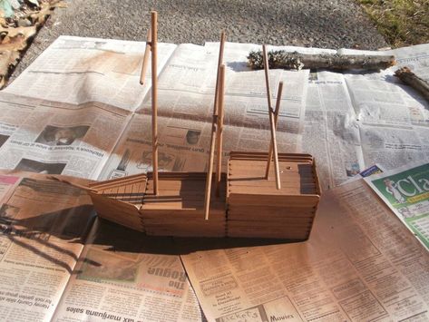 How to build a Christopher Columbus (the Nina) boat Easy Wood Projects For Kids, Simple Woodworking Ideas, Woodworking Plans Patterns, Make A Boat, Wood Projects For Kids, Build Your Own Boat, Woodworking Plans Beginner, Woodworking Projects Furniture, Woodworking Projects For Kids