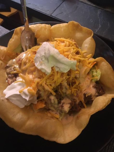 Homemade Taco Salad Recipe – Tnextrecipes Homemade Taco Salad, Taco Salad Shells, Dorito Taco Salad Recipe, Queso Sauce, Easy Cooking Ideas, Taco Salad Bowls, Taco Salad Recipe, Steak And Onions, Cheese Cheddar