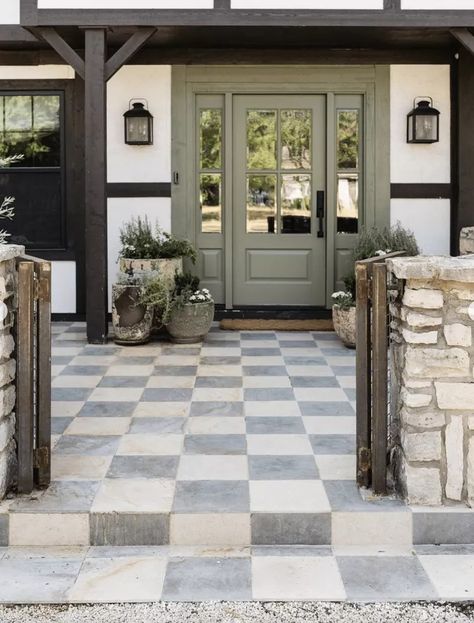 15 Lovely Front Porch Decorating Ideas From Designers Eclectic Yard, Planters For Front Porch, Curb Appeal Garden, Front Porch Decorating Ideas, Front Porch Planters, Exterior Tiles, Porch Tile, Front Courtyard, Porch Flooring