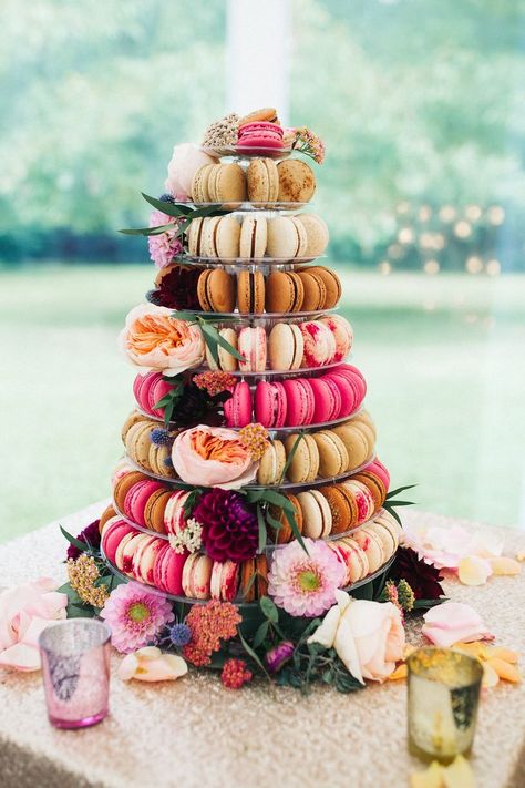 Macaron Wedding Cake, Macaron Wedding, Cake Alternatives, Alternative Wedding Cakes, Wedding Macarons, Macaron Tower, Summer Wedding Cakes, Wedding Cake Stand, Wedding Cake Alternatives