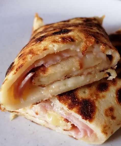 Ham And Cheese Pancakes, Ham Pancakes, Crepe Recipe Savory, Breakfast Savory, Baking Breakfast, Ham And Cheese Crepes, Cheese Pancakes, Turkey Cheese, Savory Pancakes