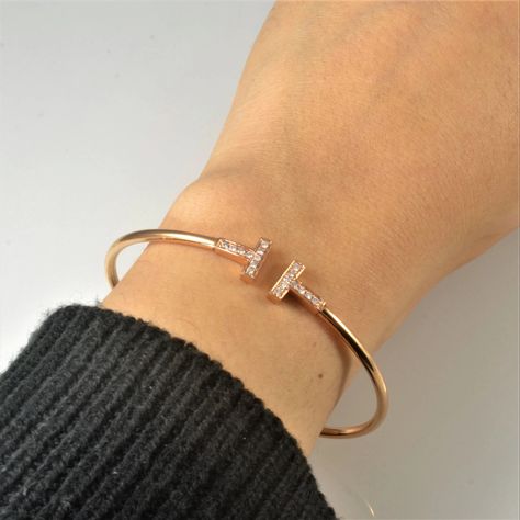 Tiffany T Bangle, Tiffany And Co T Bracelet, Tiffany Bangle Bracelet, Tiffany Diamond Bracelet, Tiffany T Wire Bracelet, Tiffany And Co Bracelet Gold, Gold Tiffany Bracelet, Tiffany Jewelry Aesthetic, Tiffany & Co