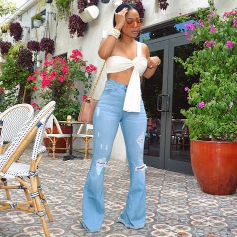 MINAA MONROE exclusive shop 🛍 on Instagram: “Medium wash Perfect Pair Flare limited restock 💕” Baddie Black Women, Bottom Jeans Outfit, Flare Ripped Jeans, Women Flare Jeans, Baddie Black, Bell Bottom Jeans Outfit, Denim Ruffle Dress, Womens Flare Jeans, Stylish Jeans