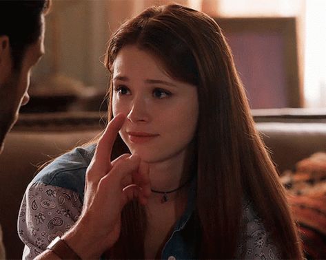 Stella Walker Gifs, Violet Brinson Gif, Violet Brinson, Suburban Legends, Hair Gif, Orihime Inoue, The Best Day, Aesthetic Gif, Character Aesthetic