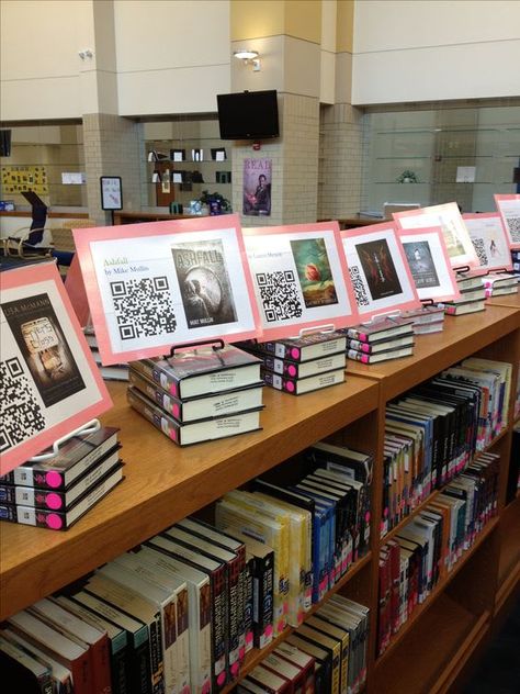 Library Shelving, School Library Displays, Teen Library, Middle School Libraries, Library Book Displays, Elementary School Library, High School Library, Library Inspiration, Book Displays