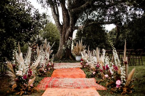 Botanical Wedding Theme, Ceremony Styling, Outdoor Wedding Ideas, Arch Ideas, Byron Bay Weddings, Festival Bride, Outdoor Wedding Inspiration, Outdoor Fall Wedding, Wedding Aisle Decorations