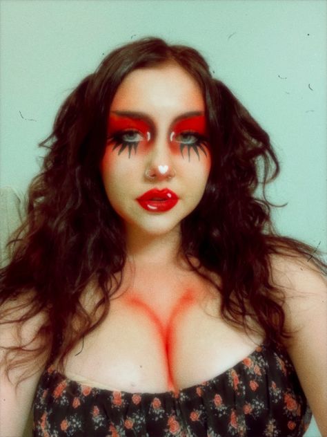 drag makeup inspo, editorial makeup Red Face Makeup Halloween, Drag Makeup On Women, Ring Leader Makeup Circus, Spooky Drag Makeup, Drag Inspo Outfit, Halloween Drag Makeup, Soft Drag Makeup, Beginner Drag Makeup, Rocky Horror Makeup Ideas