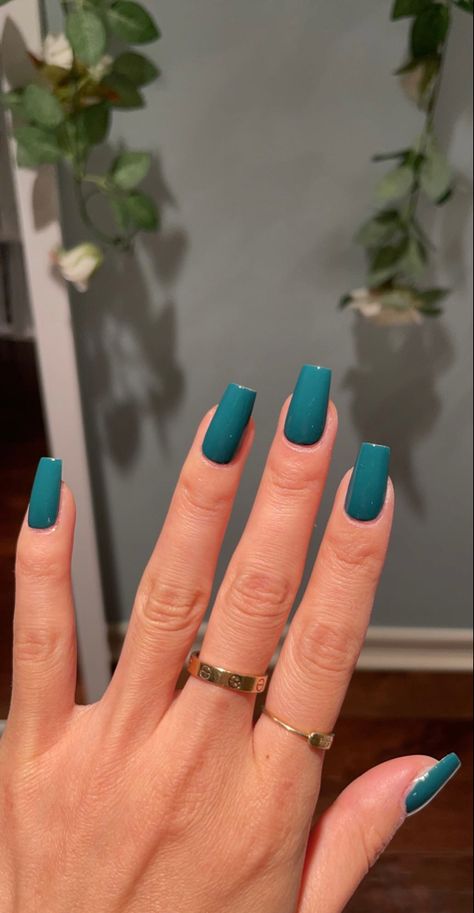 Summer Nails Emerald Green, Blue Acrylic Nails Square Medium, Nails Autumn 2022 Square, Black Peoples Nails, Nails Teal Green, Cute Short Square Nails One Color, Teal Color Nails Turquoise, August Nails Solid Color, Acrylic Nail Plain Color