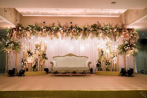 Reception Wedding Backdrop, Wedding Flower Decorations Receptions, Wedding Stages Elegant, Valima Decor Stage Decorations, Indian Wedding Reception Stage Decor, New Wedding Stage Design, Engagement Stage Backdrop, Elegant Engagement Decor, Wedding Stages Indian