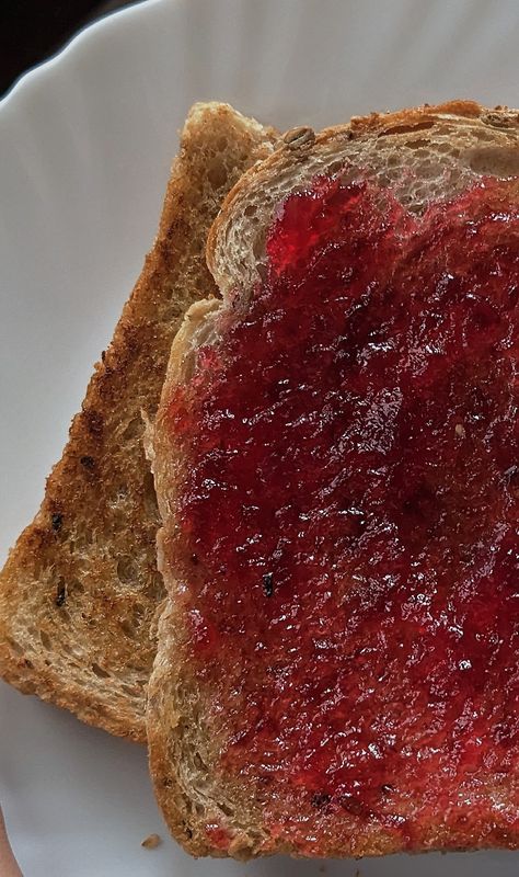 Jamming Aesthetic, Plain Food, Jam Aesthetic, Toast Aesthetic, Jam Sandwich, Jam Toast, Aesthetic Portrait, Jar Of Jam, Breakfast Aesthetic