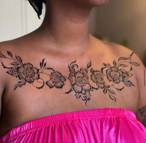 Chest Henna, Henna Chest, Henna Patterns Hand, Henna Designs Arm, Shoulder Henna, Cute Henna Designs, Cute Henna Tattoos, Henna Style Tattoos, Henna Designs Wrist