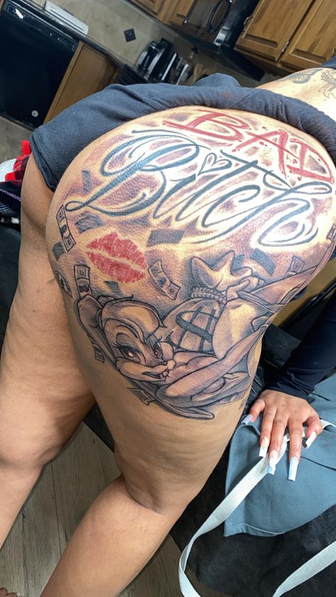 Tattoo On Buttcheek Big, Tattoos 2024 Woman, Full Buttcheek Tattoo, Tattoo Ideas For Buttocks, Rose Tattoo On Buttocks, Back Thigh Tattoos Women Black, Tattoo On Buttocks For Women, Brat Tattoos For Women, Tattoos For Women Tiger