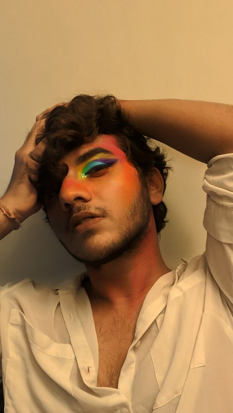 Men’s Pride Makeup, Pride Makeup Ideas Men, Men In Makeup Aesthetic, Men’s Makeup, Men In Makeup, Masculine Makeup, Pride Makeup Ideas, Mens Makeup, Beard Makeup