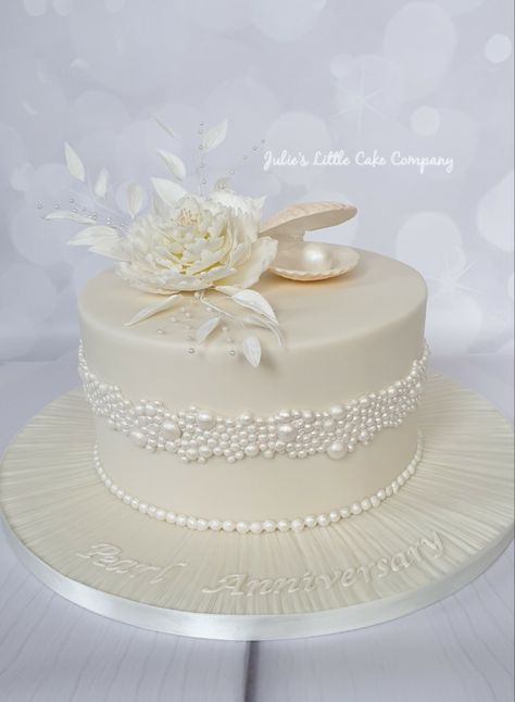 Cakes With Pearls Birthday, Cake Pearls Decoration, White Pearl Cake Birthday, 30th Anniversary Cake Ideas, 30 Wedding Anniversary Cake, Pearl Wedding Anniversary Cake, Pearl Cake Wedding, 30 Anniversary Cake, 25th Anniversary Cake Designs