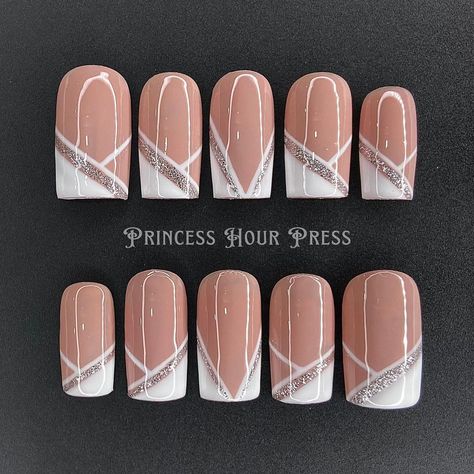 👰🏻‍♀️ Bridal set 💍 ♡︎ Length/Shape : Short, Square ♡︎ Size : S • • • High quality 𝗚𝗲𝗹 𝗣𝗿𝗲𝘀𝘀-𝗢𝗻 𝗡𝗮𝗶𝗹𝘀 🫶🏻 Handmade to order by the… | Instagram Press On Nails Art, Press On Nails Ideas, Press On Nail Designs, Princess Hours, Bridal Nails Designs, Stone Nail Art, Square Press On Nails, Korean Nail, New Nail Art Design