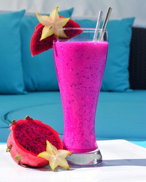 Dragonfruit Cocktail, Dragon Fruit Cocktail, Dragon Fruit Tea Recipe, Fruit Wine Recipes, Fruit Jelly Recipe, Dragon Fruit Juice, Dragon Fruit Benefits, Fruit Garnish, Dragon Fruit Smoothie