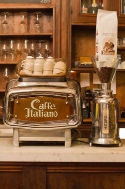 . Cappuccino Machine, Coffee Culture, Italian Coffee, Espresso Machines, Coffee Cafe, Chocolate Coffee, Coffee Love, Coffee Art, Coffee Addict