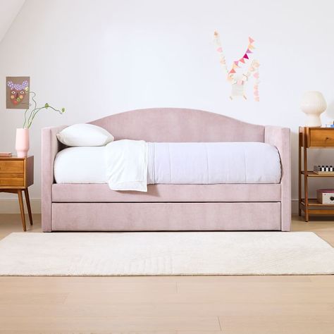 Wooden daybed with trundle