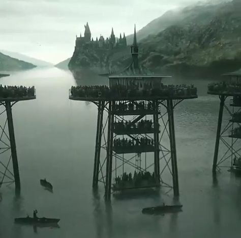 Black Lake Harry Potter Aesthetic, Triwizard Tournament Aesthetic, Hogwarts Lake, Harry Potter Triwizard Tournament, Hogwarts University, Hogwarts Life, Hermione Granger Aesthetic, Deathly Hallows Part 2, Triwizard Tournament