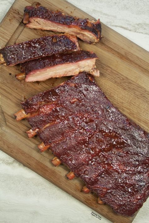 Charcoal Grill Ribs, Charcoal Smoker Recipes, Grilled Ribs Charcoal, Smoked Ribs Recipe, Indoor Smoker, Recipes Grill, Masterbuilt Smoker, Slow Cooked Ribs, Meat Grill