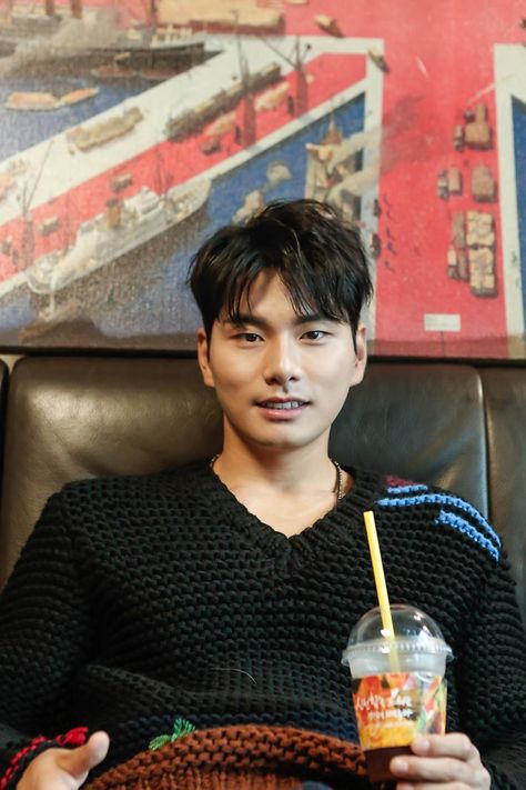 Lee Yi Kyung Wallpaper, Lee Yi Kyung, Lord’s Prayer, Taehyung Funny, Korean Star, Kim Taehyung Funny, Boyfriend Pictures, Korean Actors, Boyfriend Material