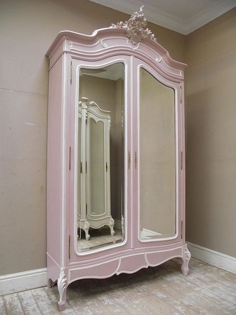 French Antique Rococo Armoire in Pink by frenchfinds.co.uk, via Flickr Shabby Chic Bedrooms, Muebles Shabby Chic, Rococo Furniture, Wooden Closet, French Armoire, Pink Furniture, Antique French Furniture, French Rococo, Rococo Style