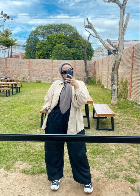 Outfit Hijab Casual Gendut, Ootd Hijab Gendut, Ootd Hijab Big Size, Bigsize Hijab Outfit, Curvy Hijab Outfit, Casual Outfits Hijab Simple, Plus Size Hijabi Outfits, Plus Size Hijab Fashion, Ootd Hijab Pantai