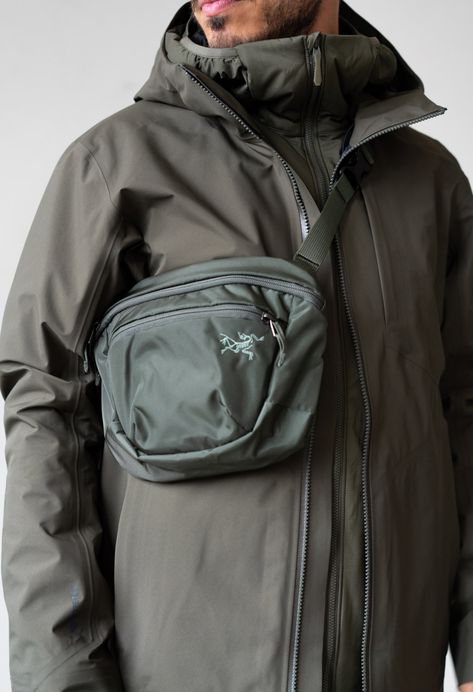 Arcteryx Bag, Waist Bag Outfit, Outdoor Techwear Nylon Bags, Arc’teryx Backpack, Techwear Shoulder Bag With Pockets For Outdoor, Gorpcore Sling Bag, Outdoor Techwear Bag With Adjustable Strap, Outdoors Aesthetic, Sling Bag For Men