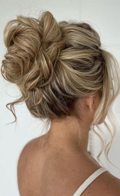 Bridesmaid Hair Inspo, Guest Hairstyles, Bridemaids Hairstyles, High Bun Hairstyles, Dance Hair, Classic Wedding Hair, Wedding Bun Hairstyles, Wedding Hair Up, Bridesmaids Hair