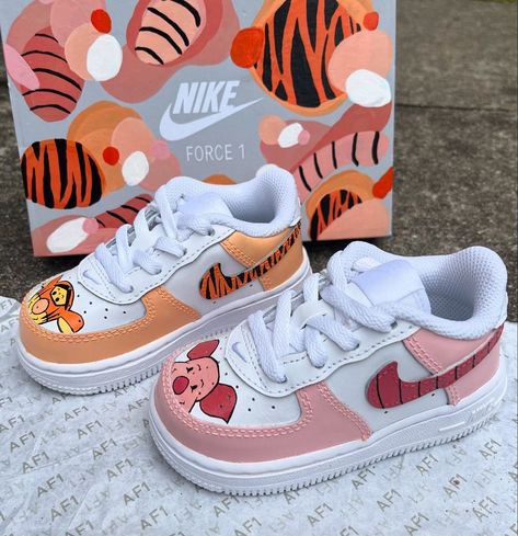 Piglet and Tigger hand painted custom air force!  Perfect for baby showers or birthdays! Custom Baby Shoes, Custom Kids Clothes, Nike Shoes Women Fashion, Custom Sneakers Diy, Baby Routine, Custom Shoes Diy, Preppy Shoes, Cute Nike Shoes