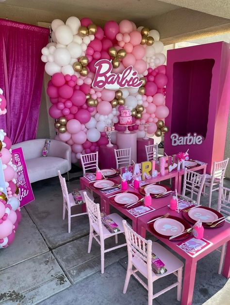 Small Barbie Birthday Party, Barbie Pajama Party, Grown Up Barbie Party, Barbie Birthday Party Ideas Decoration, Aaliyah Birthday, Barbie Pool Party, Barbie Party Decorations, Birthday Barbie, Barbie Theme Party