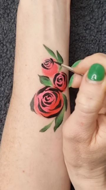 Flower Eye Face Paint, Rose Face Paint Easy, Rose Face Painting, Flower Face Paint Ideas, Face Paint Rose, Face Paint On Arm, Face Painting Brush Strokes, Flowers Face Paint, Flower Face Painting