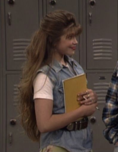 Danielle Fishel 90s Hair, Topanga Lawrence, 1990s Hairstyles, Dj Tanner, Danielle Fishel, World Hair, Engagement Hairstyles, 80s Hair, 90s Hairstyles