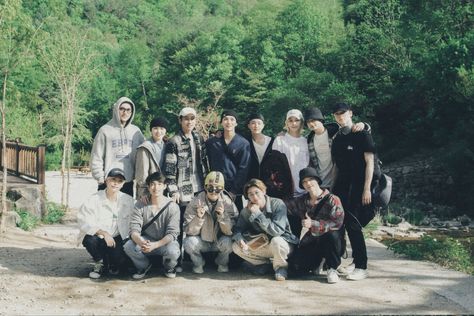 Seventeen Old Group Photo, Svt Group Photo Ot13, Seventeen Aesthetic Desktop Wallpaper, Seventeen Ot13 Aesthetic, Svt Group Photo, Svt Desktop Wallpaper, Ot13 Seventeen, Seventeen Desktop Wallpaper Hd 1080p, Seventeen Desktop Wallpaper