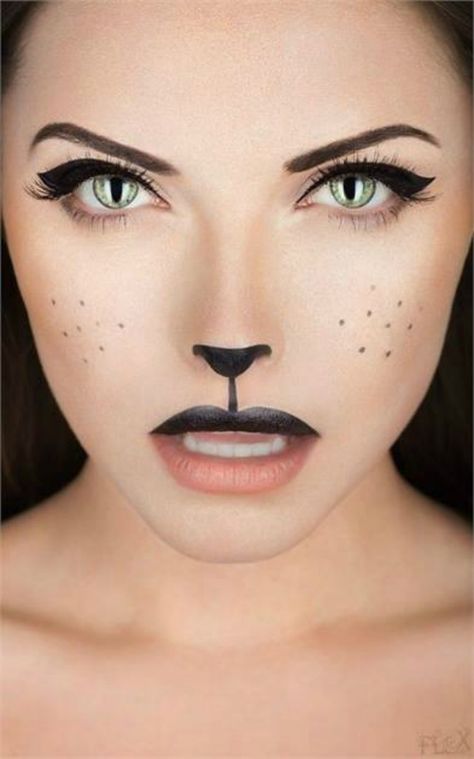 Check out these 11 Best Animal Makeup Ideas for a little inspiration. Black Cat Makeup, Carnaval Make-up, Creative Halloween Makeup, Fantasy Make-up, Halloween Make-up Looks, Halloweenský Makeup, Animal Makeup, Halloween Fest, Halloween Makeup Inspiration