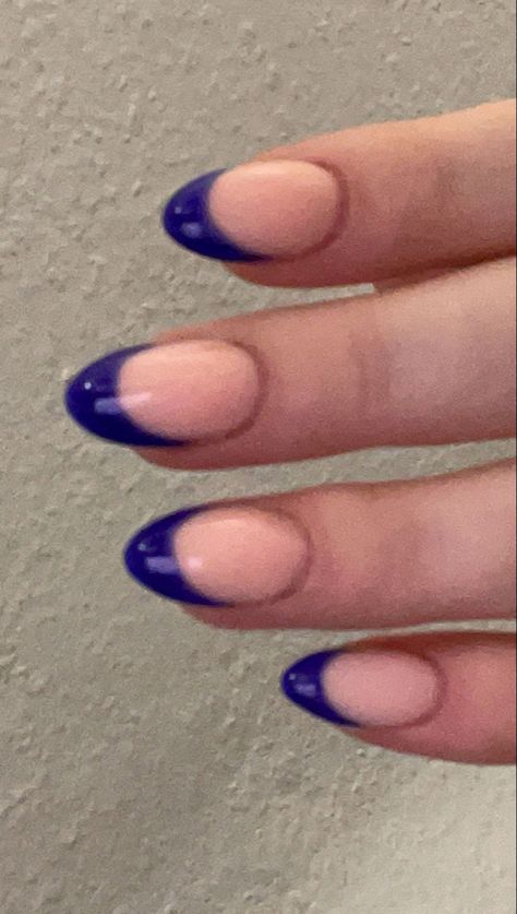 Blue And Purple Nails Acrylic Short, French Tip Dark Purple, Dark Purple Tips Nails, Dark Blue Nails Summer, Dark Purple Tip Nails, Dark Purple French Tip Nails Acrylic, Purple French Tips Almond, Dark Purple Nails French Tip, Short Almond Nails Trendy