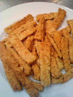 Sesame Sticks Recipe, Homemade Crackers Recipe, Sesame Sticks, Savoury Crackers, Healthy Crackers, Homemade Crackers, Cocoa Recipes, Snack Mix Recipes, Small Food Processor