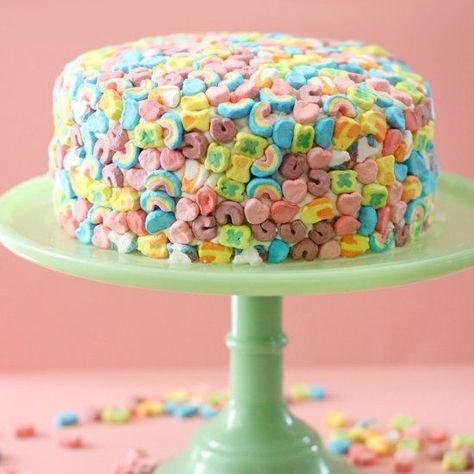 DIY Lucky Charms Cake Lucky Charms Cake, Easy Cake Decorating Ideas, Torte Creative, Colorful Cake, Torte Cupcake, Cake Decorating Ideas, Smitten Kitchen, Easy Cake Decorating, Lucky Charms