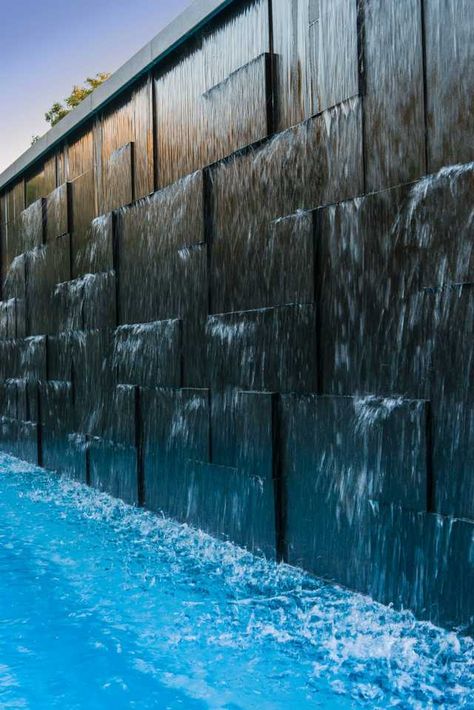 Nero Notte Granite Water Wall - Imgur Kolam Air, Outdoor Wall Fountains, Water Wall Fountain, Taman Air, Air Mancur, Water Feature Wall, Outdoor Water Features, Pool Water Features, Indoor Water Fountains