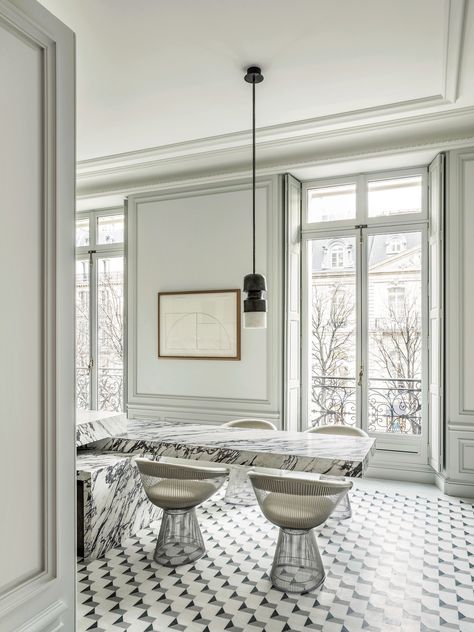 In a majestic 19th-century space in Paris, Joseph Dirand let his imagination run wild, without parameters (not even livability). Joseph Dirand Interiors, Parisian Interior Design, Marble Kitchen Island, Joseph Dirand, Parisian Interior, Parisian Apartment, Paris Apartments, Kitchen Marble, French Interior