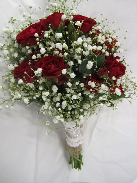 Bouquet Red Flowers, Simple Rose Bouquet Wedding, Prom Rose Bouquet, White Red Wedding Dress, Red Flowers Bouquet Wedding, Wedding Flowers Bouquet Red Roses, Bridal Bouquet Roses Red, Wedding Bouquets With Red Roses, Red And White Flowers Wedding