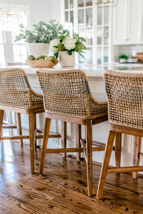 Wicker Counter Stools, Woven Bar Stools, Farmhouse Bar Stools, Wicker Bar Stools, Rattan Counter Stools, Bedroom Coastal, Counter Stools With Backs, House Coastal, Island Chairs