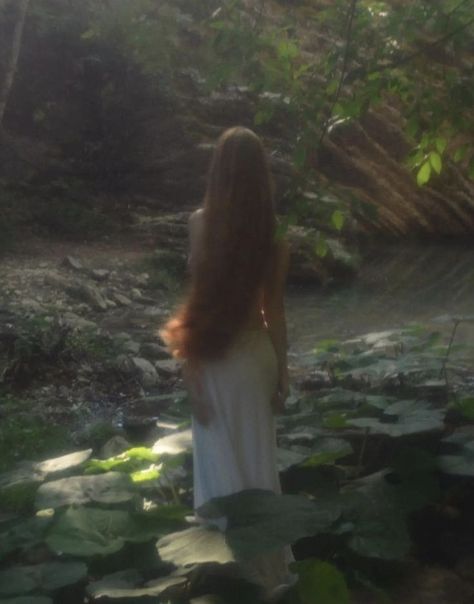 Jungle Photoshoot, Waterhouse Paintings, Full Moon In Pisces, Moon In Pisces, Fairy Photoshoot, Water Nymphs, Photo Recreation, Dreamy Photography, Aesthetic Space