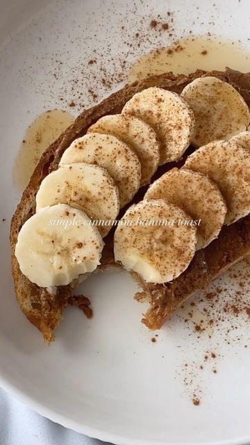 Almond Butter Banana Toast, Pb Banana Toast, Banana On Toast, Banana And Cinnamon, Uni Meals, Sweet Toast, Banana Toast, Banana Slices, Honey Toast