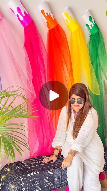 CozyyyLilCorner - DIY and Home Decor on Instagram: "Getting ready for the colorful festivities! 🌈✨  Sharing last year’s viral Holi backdrop setup that stole the show and y'all loved it and made it for your colourful celebrations at home ! 🎉💫 Dive into these colorful ideas for your own Holi celebration. 📸💖 Super quirky, simple, and wall-friendly – perfect for a crafty activity with the kids too! 🎨👨‍👩‍👧‍👦   PS: Use masking tape on the wall before sticking the paper cylinders to avoid damage to the walls  Holi Prep, Colorful Celebrations,  DIY Backdrop" Holi Wall Decorations Ideas, Holi Home Decor, Simple Party Decorations At Home, Holi Backdrop Ideas, Holi Celebration Ideas Kids, Paper Backdrop Ideas, Holi Decorations Ideas At Home, Holi Activity For Kids, Holi Activities For Kids Ideas