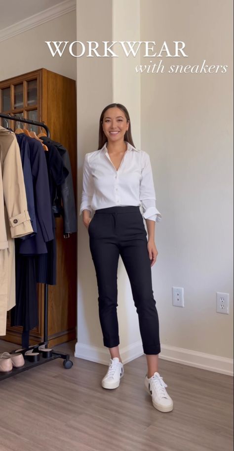 Yeezy Work Outfit, Hr Outfits Casual, How To Wear Sneakers To Work Business Casual, Business Outfits Sneakers, Hight Waist Outfit, Outfit For Doctors Womens Fashion, Sneakers With Professional Outfit, Smart Casual Women Interview, Smart University Outfits